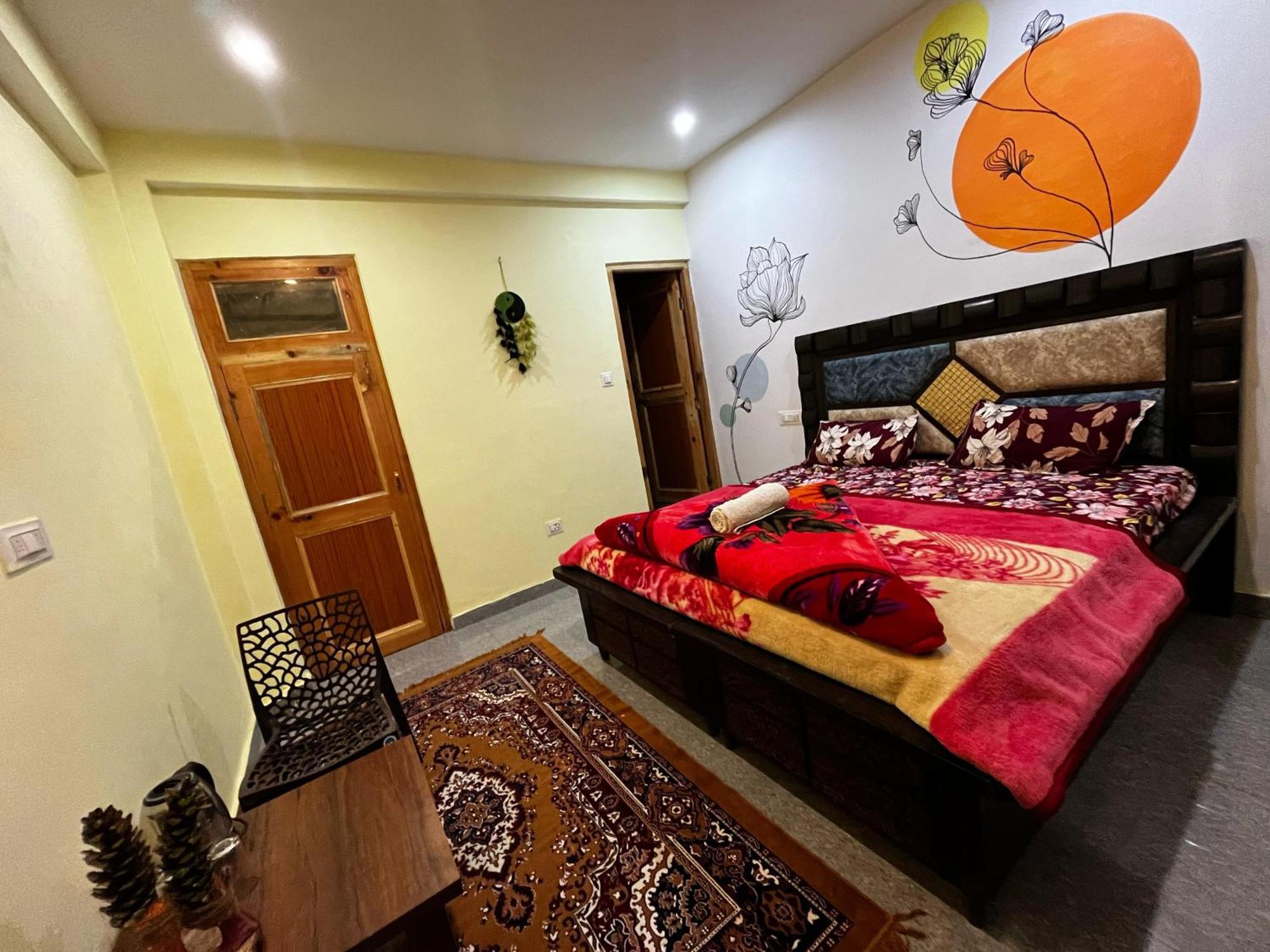 Karma Guest House And Cafe Kalgha Exterior photo