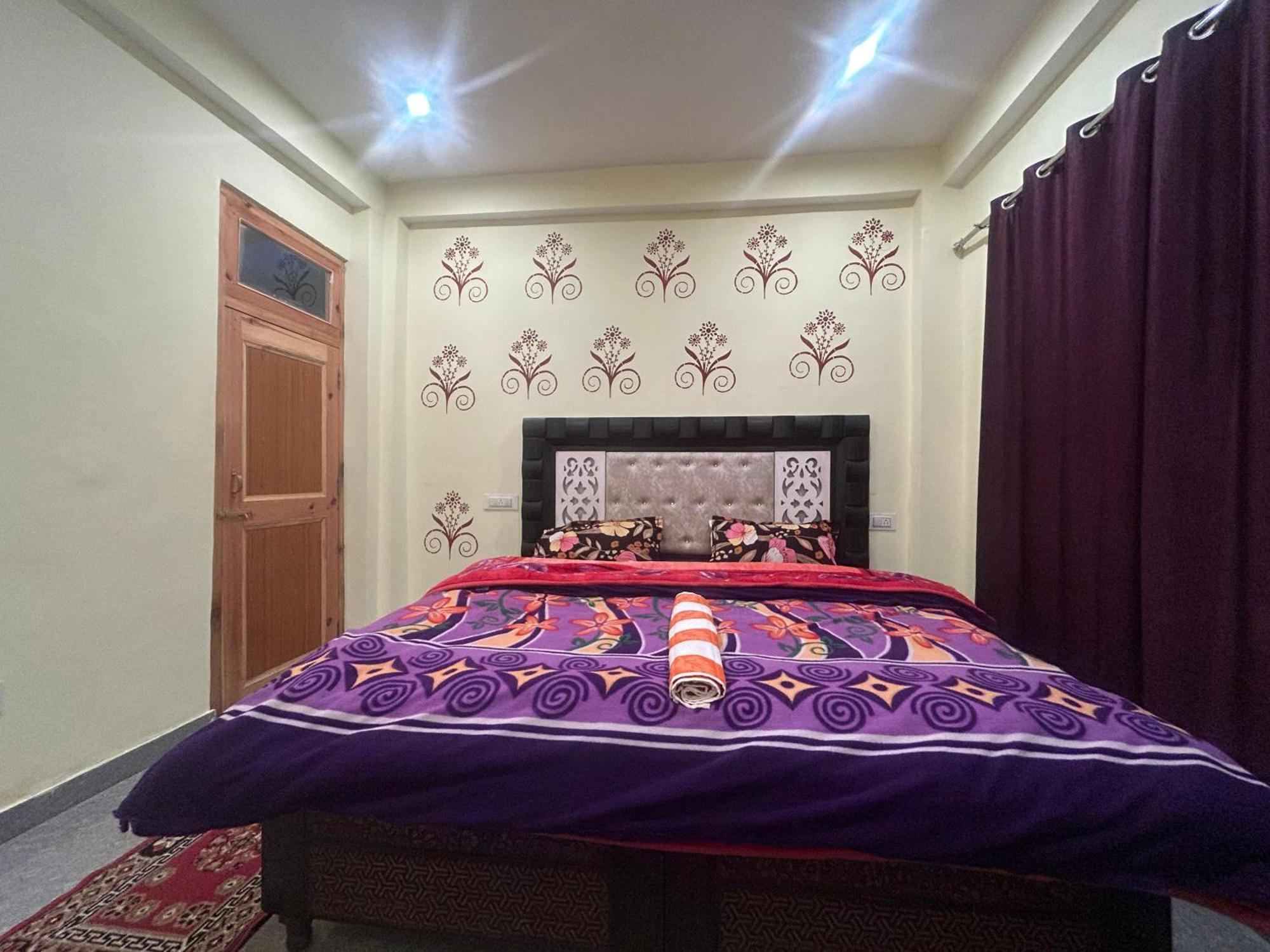 Karma Guest House And Cafe Kalgha Room photo