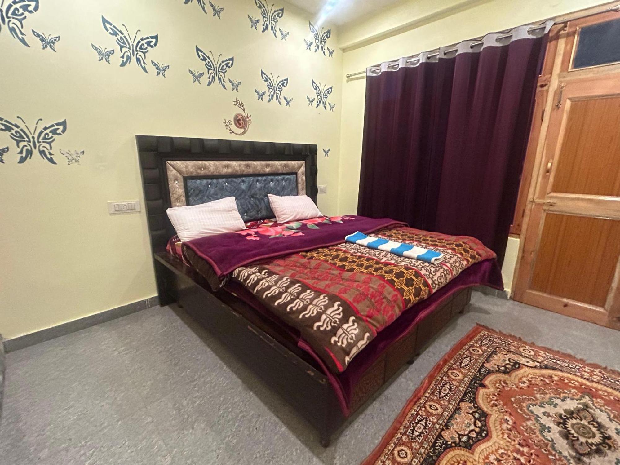 Karma Guest House And Cafe Kalgha Room photo
